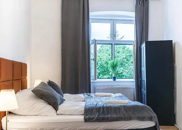 Chic & Cozy 2br Near U6 Schoepfwerk Station Вена