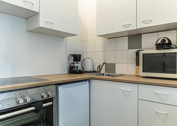 Chic & Cozy 2br Near U6 Schoepfwerk Station Вена